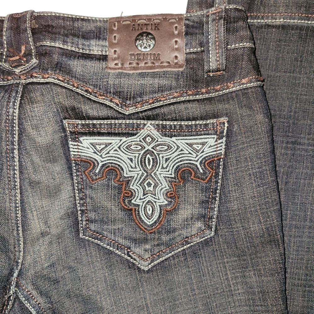 Antik Denim - Lowrise Bootcut Womens Denim with embroidered back pockets Size 31
